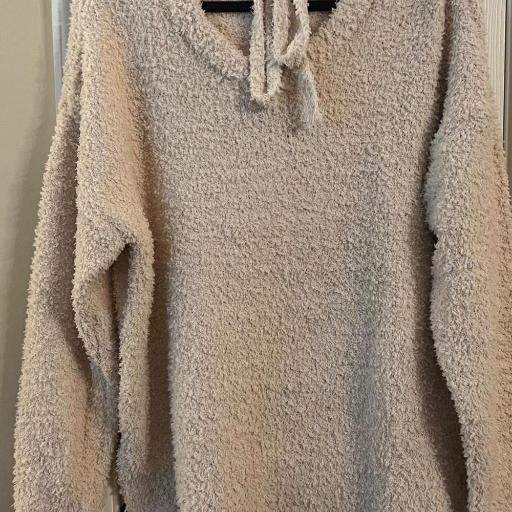 276. Altar'd State Cream plush fuzzy polyester hoodie, tie front detail, size L